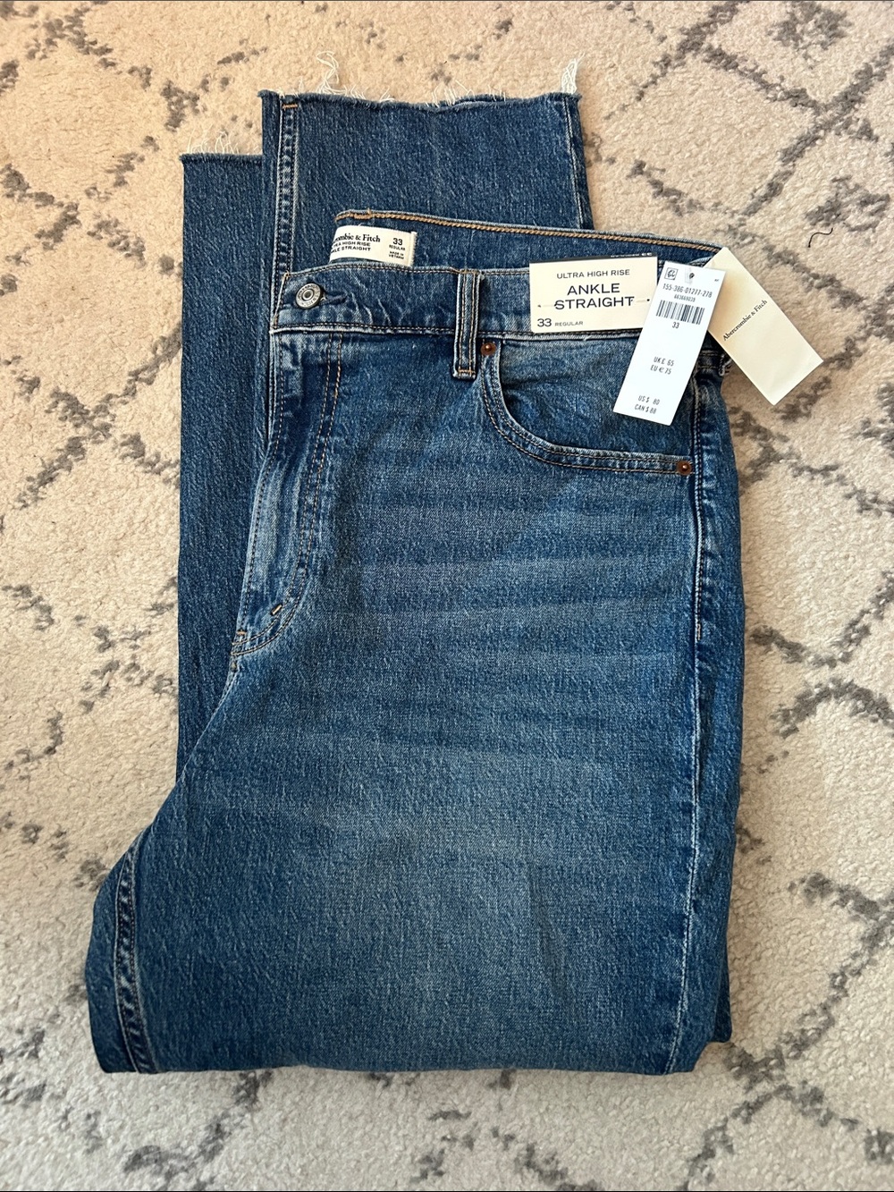 A&F NWT Ultra High Rise Ankle Straight Jean